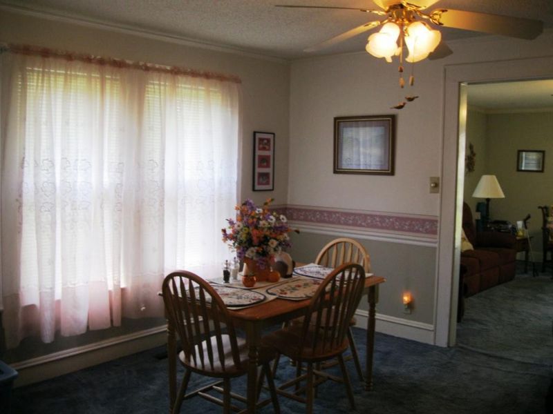 212 Markham St, Burlington, NC 27215