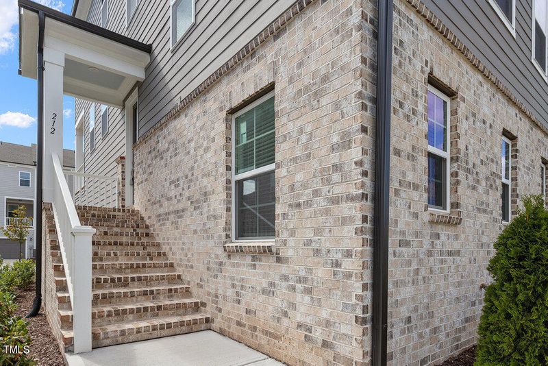 212 Mazarin Ln, Cary, NC 27519