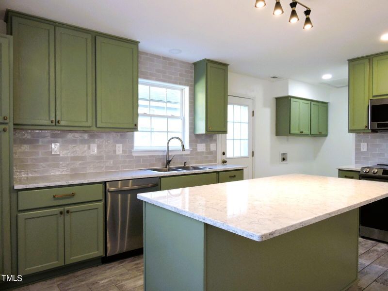 212 Monk Rd, Durham, NC 27704