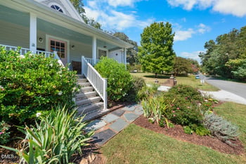 212 Occoneechee St, Hillsborough, NC 27278