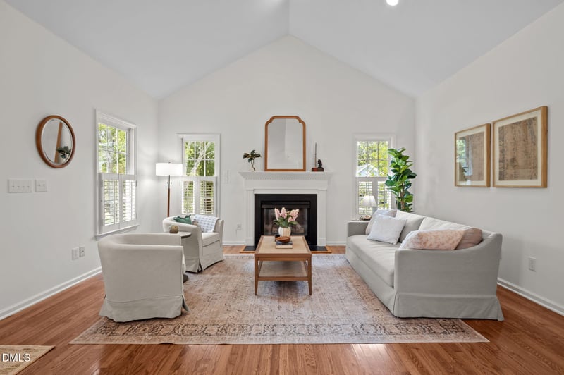 212 Old Barn Ln, Chapel Hill, NC 27517