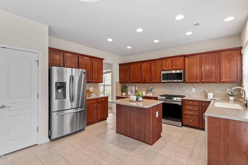 212 Oswego Ct, Morrisville, NC 27560