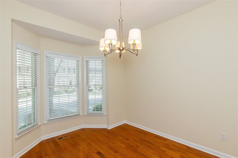 212 Riverwalk Cir, Cary, NC 27511