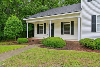 212 Saint James Ct, Clayton, NC 27520