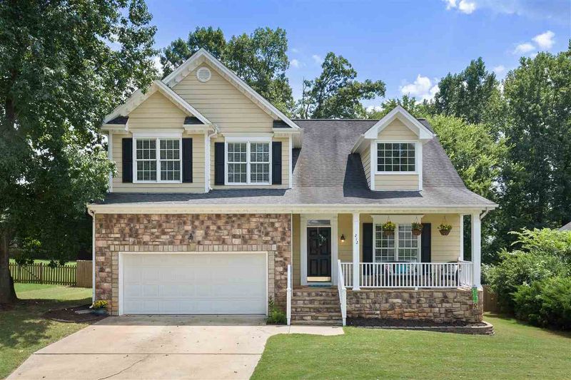 212 Sarazen Dr, Clayton, NC 27527