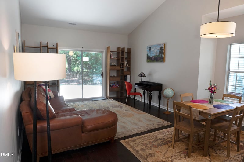 212 Sir Richard Ln, Chapel Hill, NC 27517