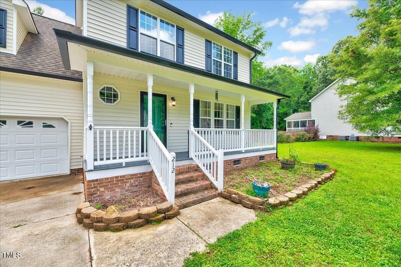 212 Spearhead Pl, Clayton, NC 27520