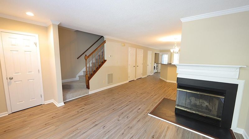 212 Standish Dr, Chapel Hill, NC 27517