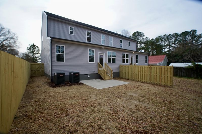 212 W Sycamore St #B, Zebulon, NC 27597