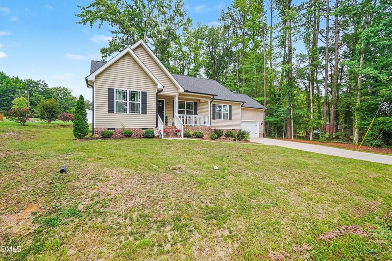 212 Tanglewood Dr, Louisburg, NC 27549