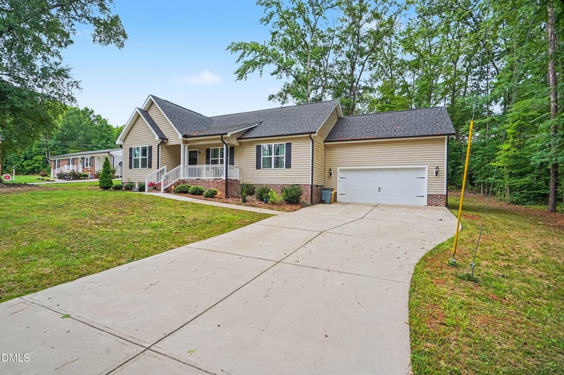 212 Tanglewood Dr, Louisburg, NC 27549