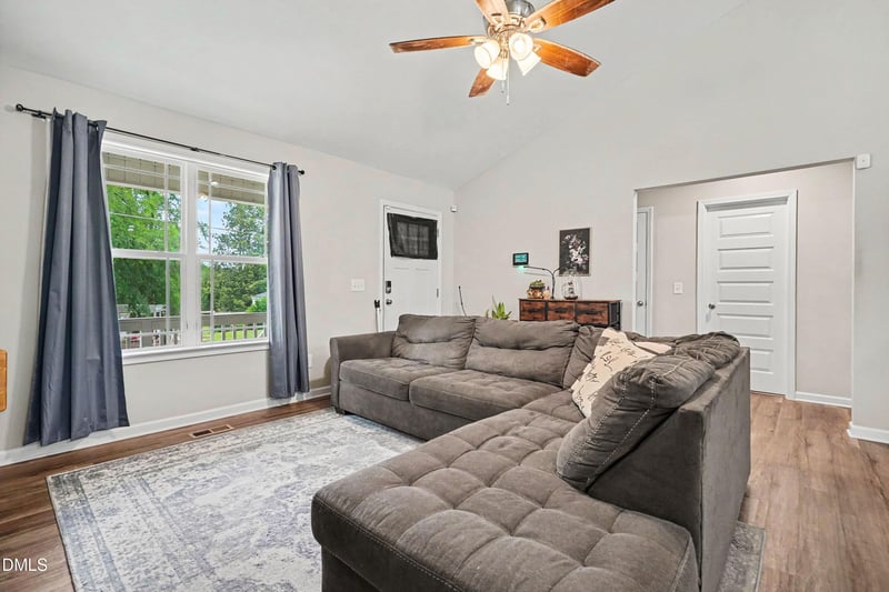 212 Tanglewood Dr, Louisburg, NC 27549