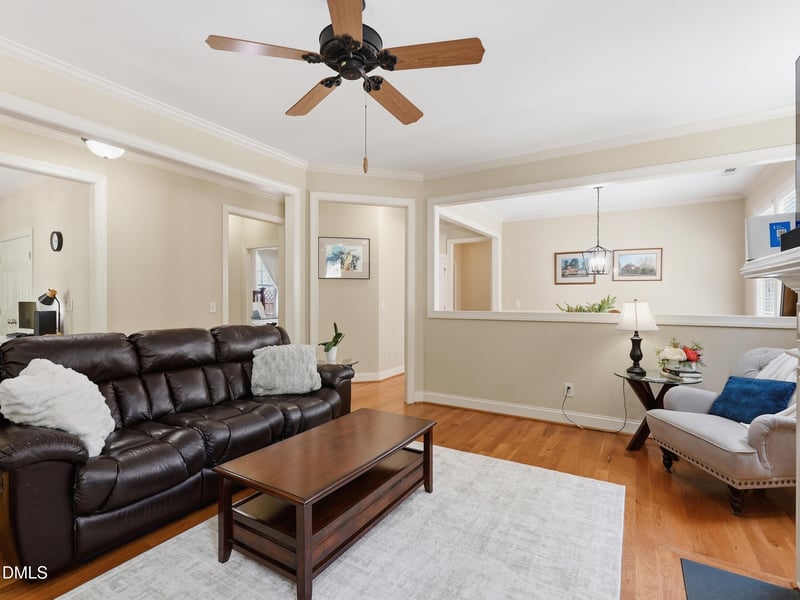 212 Thorndale Dr, Holly Springs, NC 27540