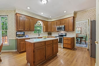 212 Torrey Pines Dr, Cary, NC 27513