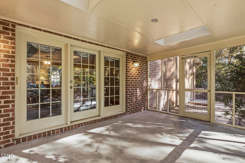 212 Torrey Pines Dr, Cary, NC 27513