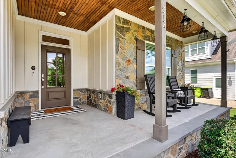 212 Utley Bluffs Dr, Holly Springs, NC 27540
