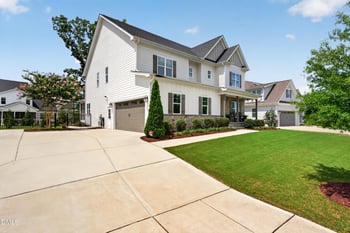 212 Utley Bluffs Dr, Holly Springs, NC 27540