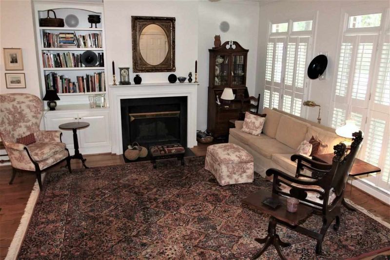 212 Westgreen Dr, Chapel Hill, NC 27516
