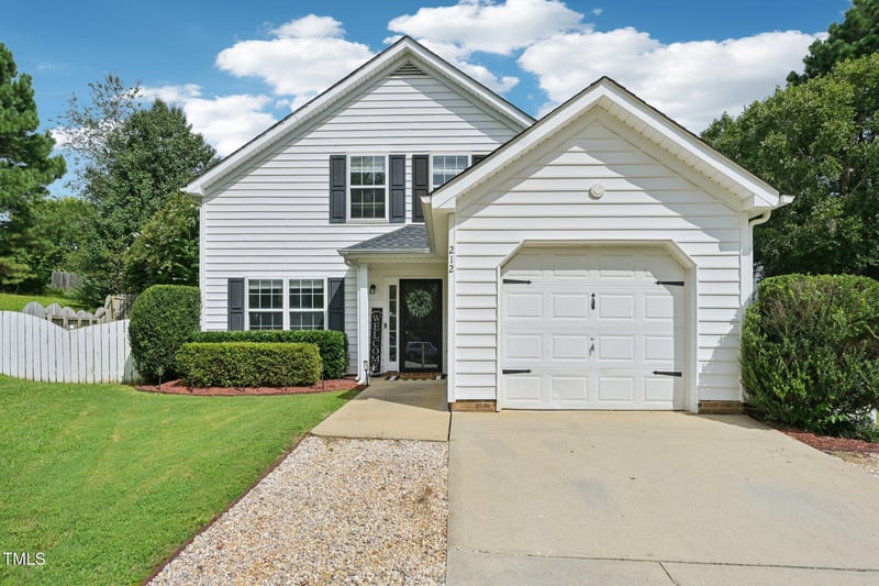 212 Windcap Dr, Apex, NC 27539