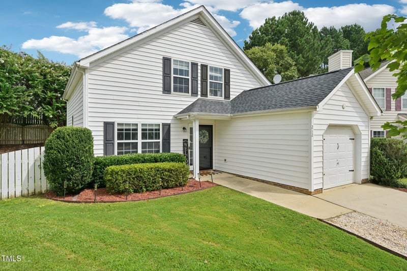 212 Windcap Dr, Apex, NC 27539