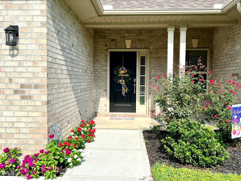212 Woodwater Cir, Lillington, NC 27546