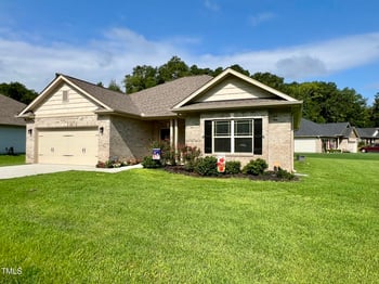 212 Woodwater Cir, Lillington, NC 27546