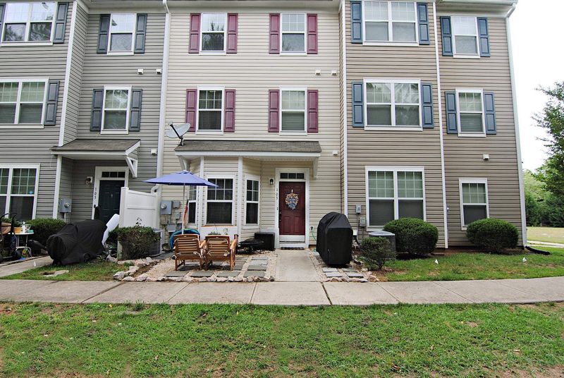 2120 Breezeway Dr #103, Raleigh, NC 27614