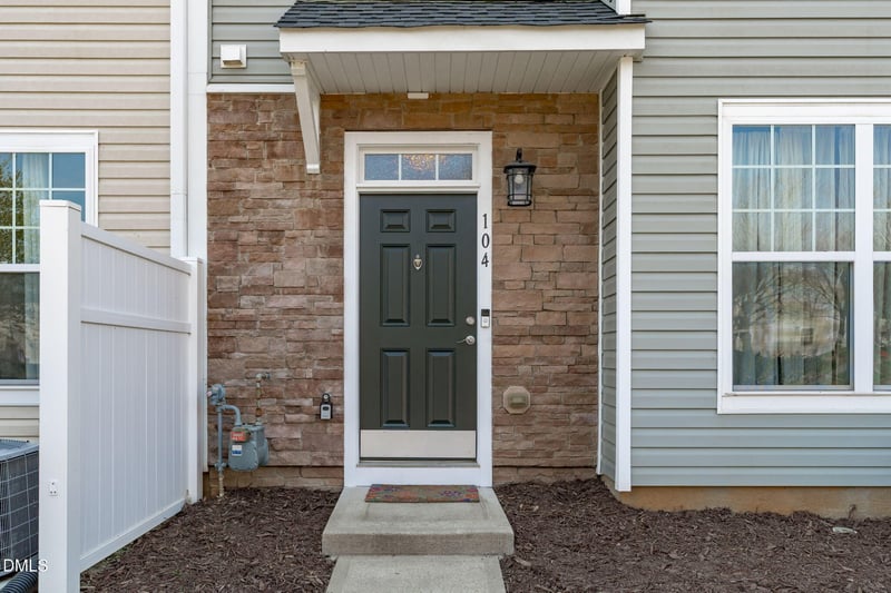 2120 Breezeway Dr #104, Raleigh, NC 27614