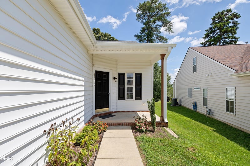 2120 Castle Pines Dr, Raleigh, NC 27604