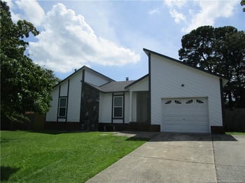 2120 Lothbury Dr, Fayetteville, NC 28304