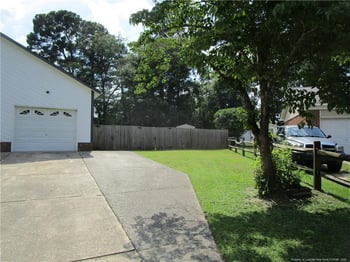 2120 Lothbury Dr, Fayetteville, NC 28304