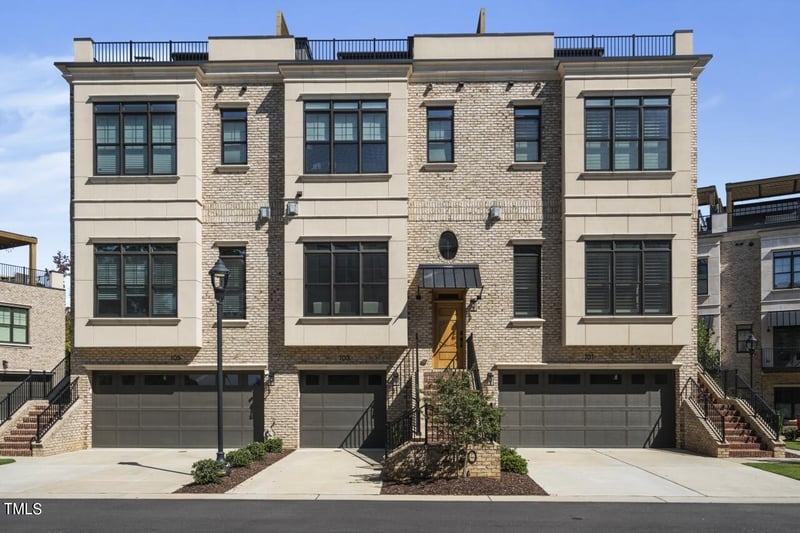 2120 Oberlin Village Dr #103, Raleigh, NC 27605