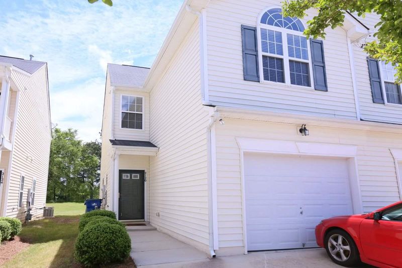 2120 Persimmon Ridge Dr, Knightdale, NC 27604