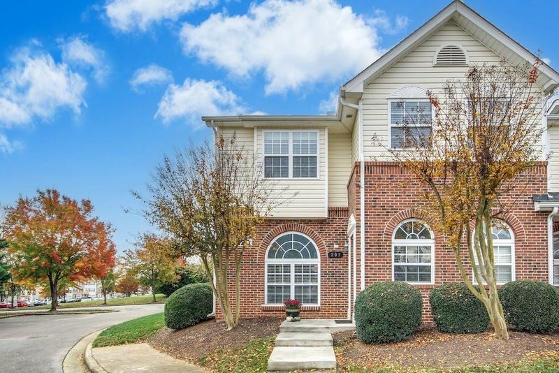 2120 Piney Brook Rd #101, Raleigh, NC 27614