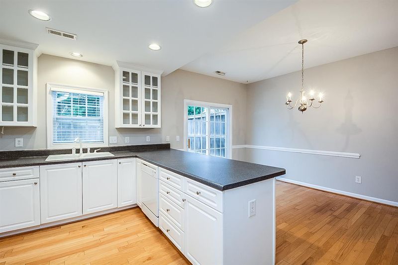 2120 Piney Brook Rd #104, Raleigh, NC 27614