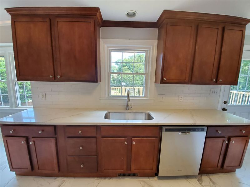 2120 Quail Ridge Rd, Raleigh, NC 27609