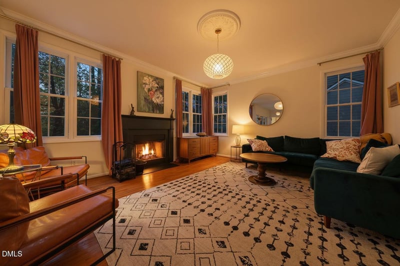 2120 Village Oaks Ln, Raleigh, NC 27614