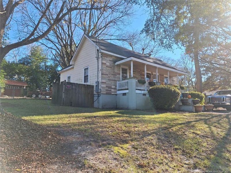 2121 Burnett Ave, Fayetteville, NC 28306