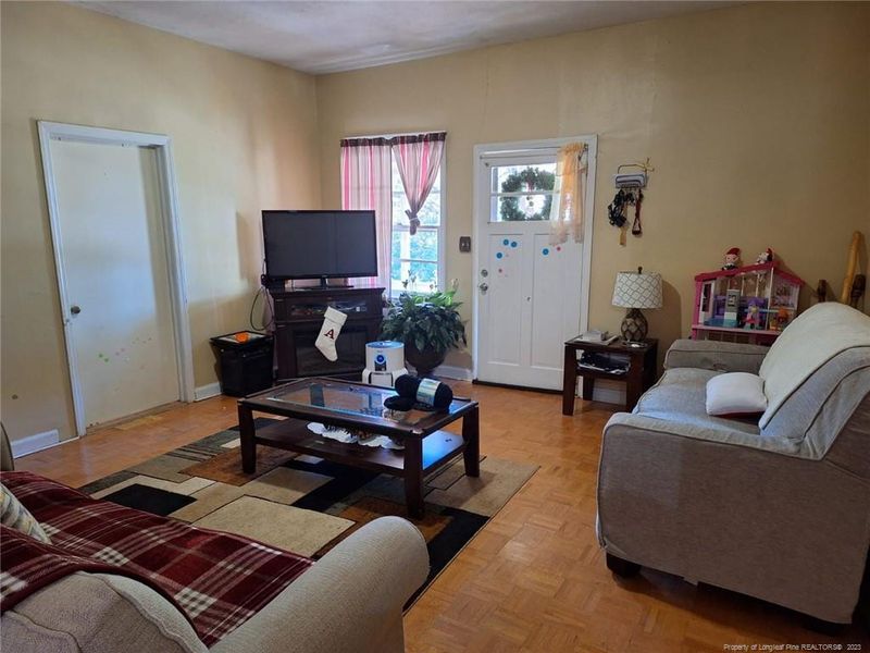 2121 Burnett Ave, Fayetteville, NC 28306