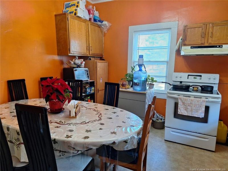 2121 Burnett Ave, Fayetteville, NC 28306