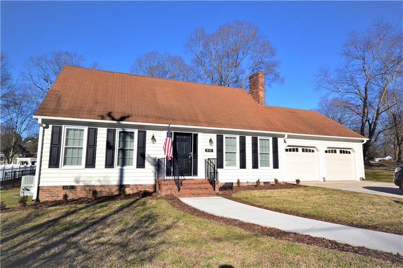 2121 W Front St, Burlington, NC 27215