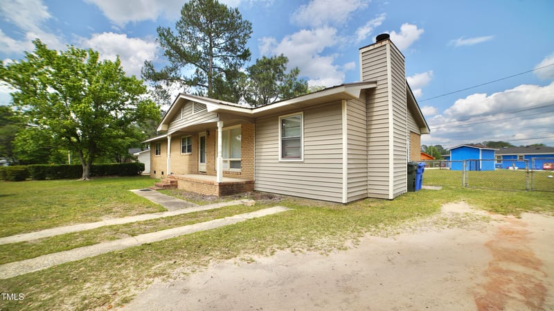 2121 Lombardy Dr, Fayetteville, NC 28304