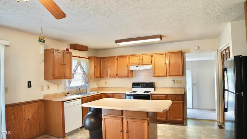 2121 Lombardy Dr, Fayetteville, NC 28304