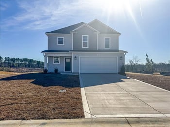 2121 Purebred Cir, Hope Mills, NC 28348