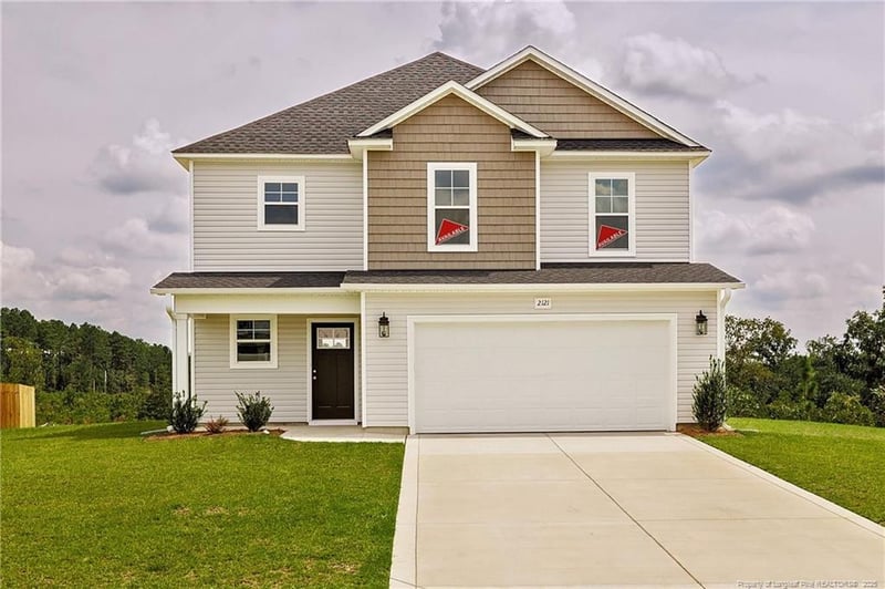 2121 Purebred Cir, Hope Mills, NC 28348