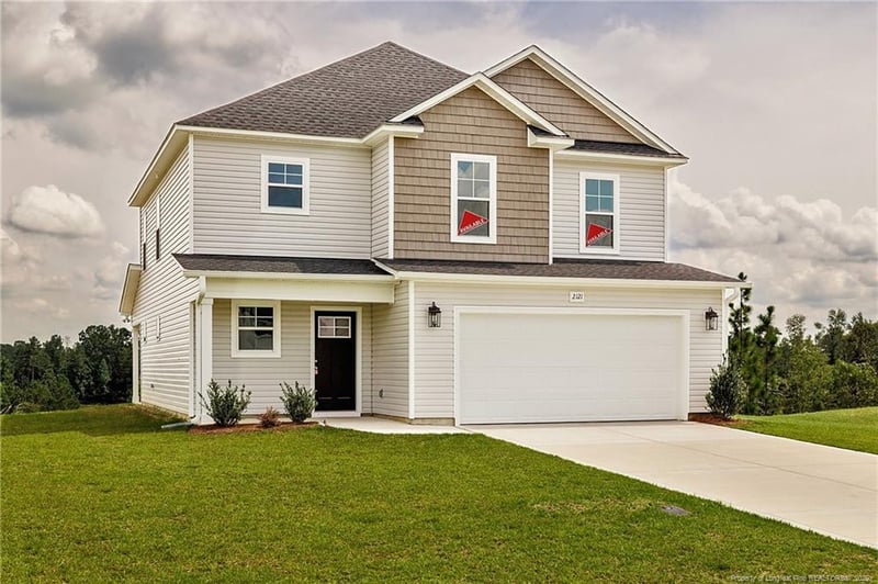 2121 Purebred Cir, Hope Mills, NC 28348