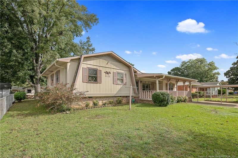 2121 Quailridge Dr, Fayetteville, NC 28304