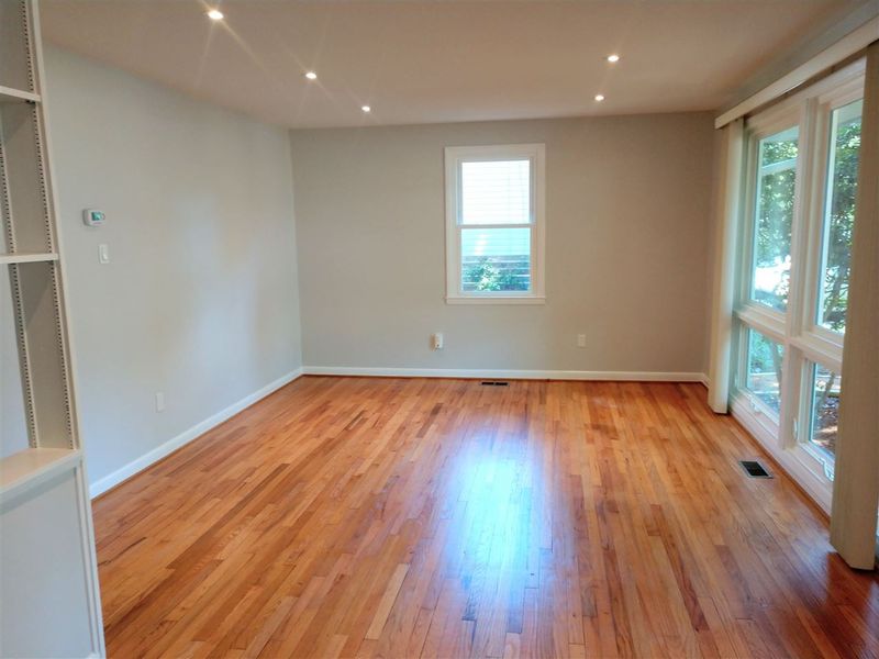 2121 Timber Dr, Raleigh, NC 27604