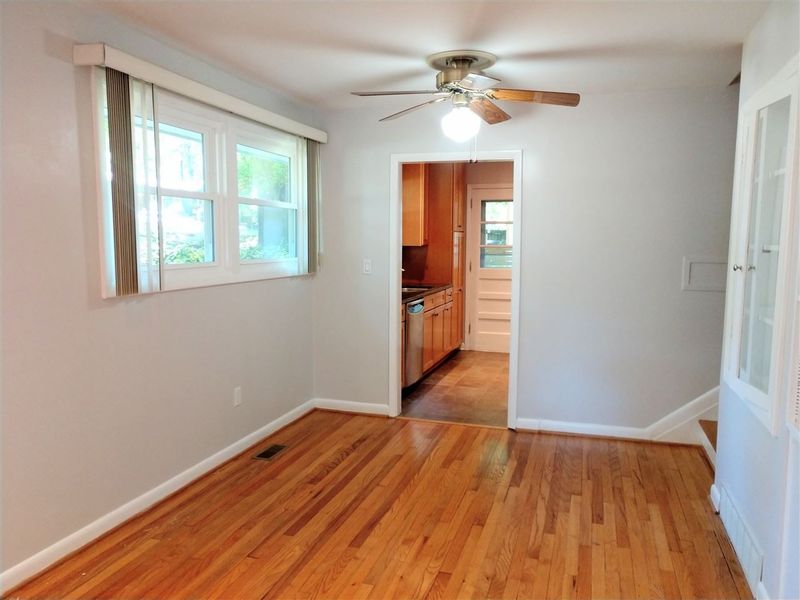 2121 Timber Dr, Raleigh, NC 27604