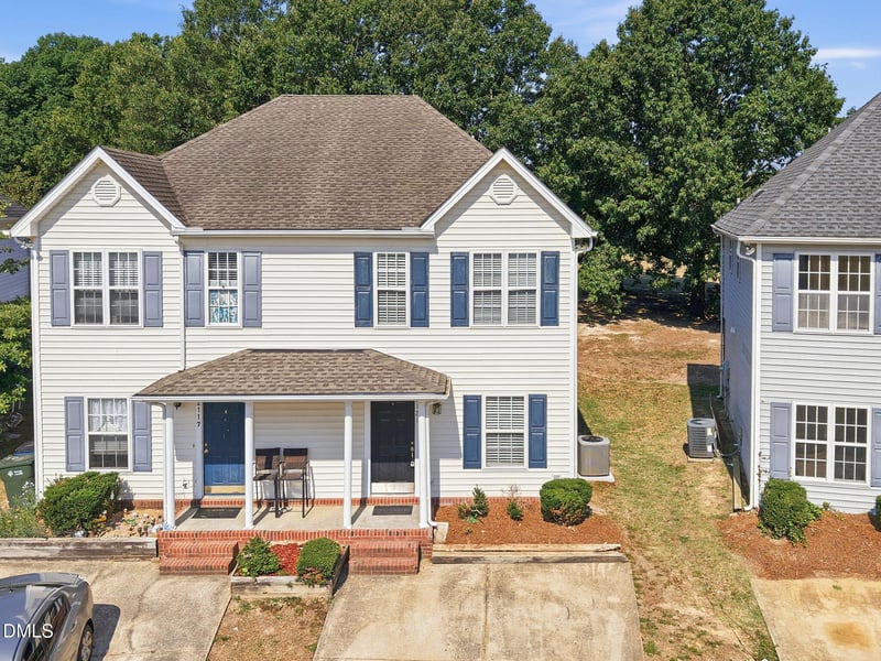 2121 Ventana Ln, Raleigh, NC 27604